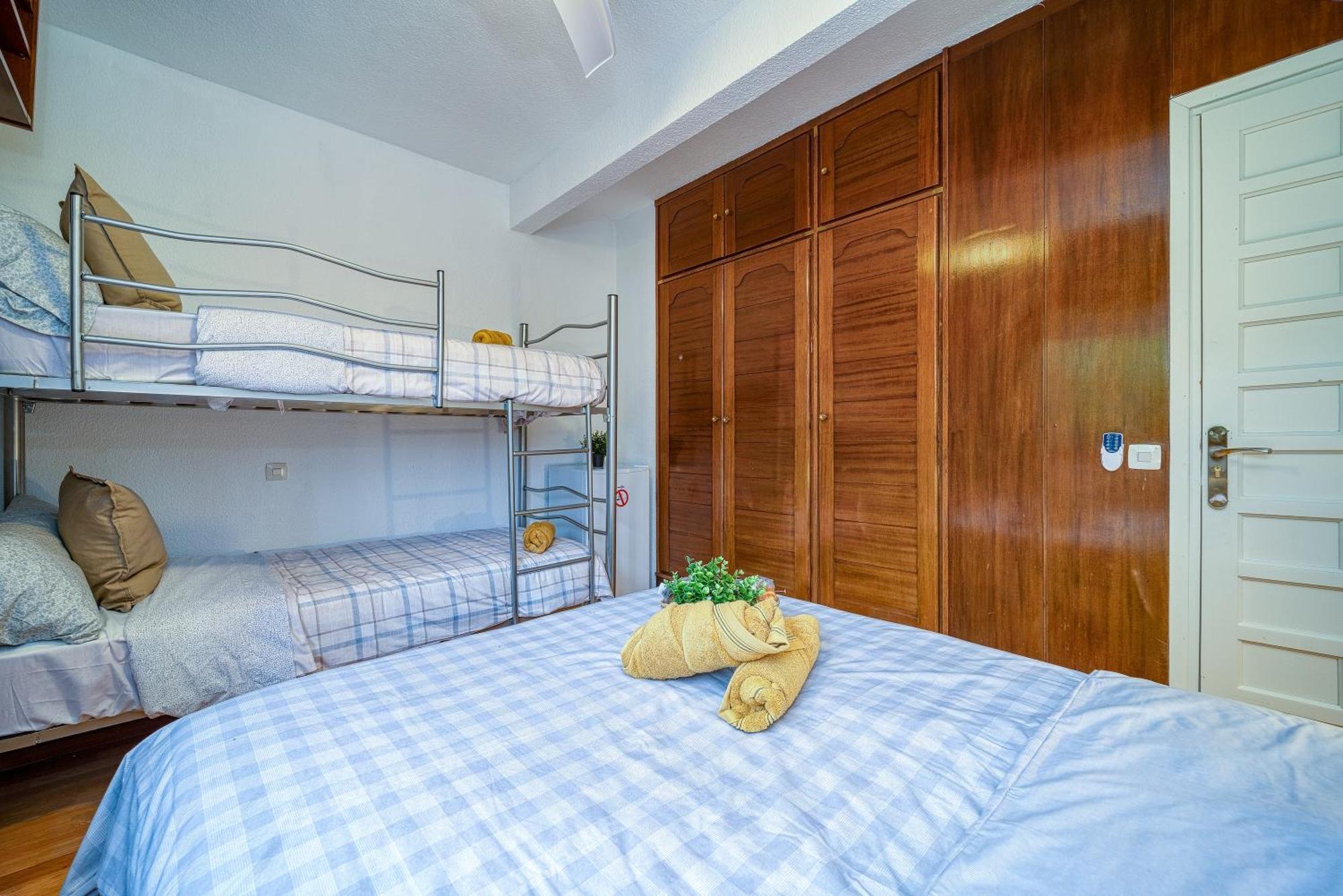 P Casacafe Madrid Calle Carlos Dubois 3 Экстерьер фото