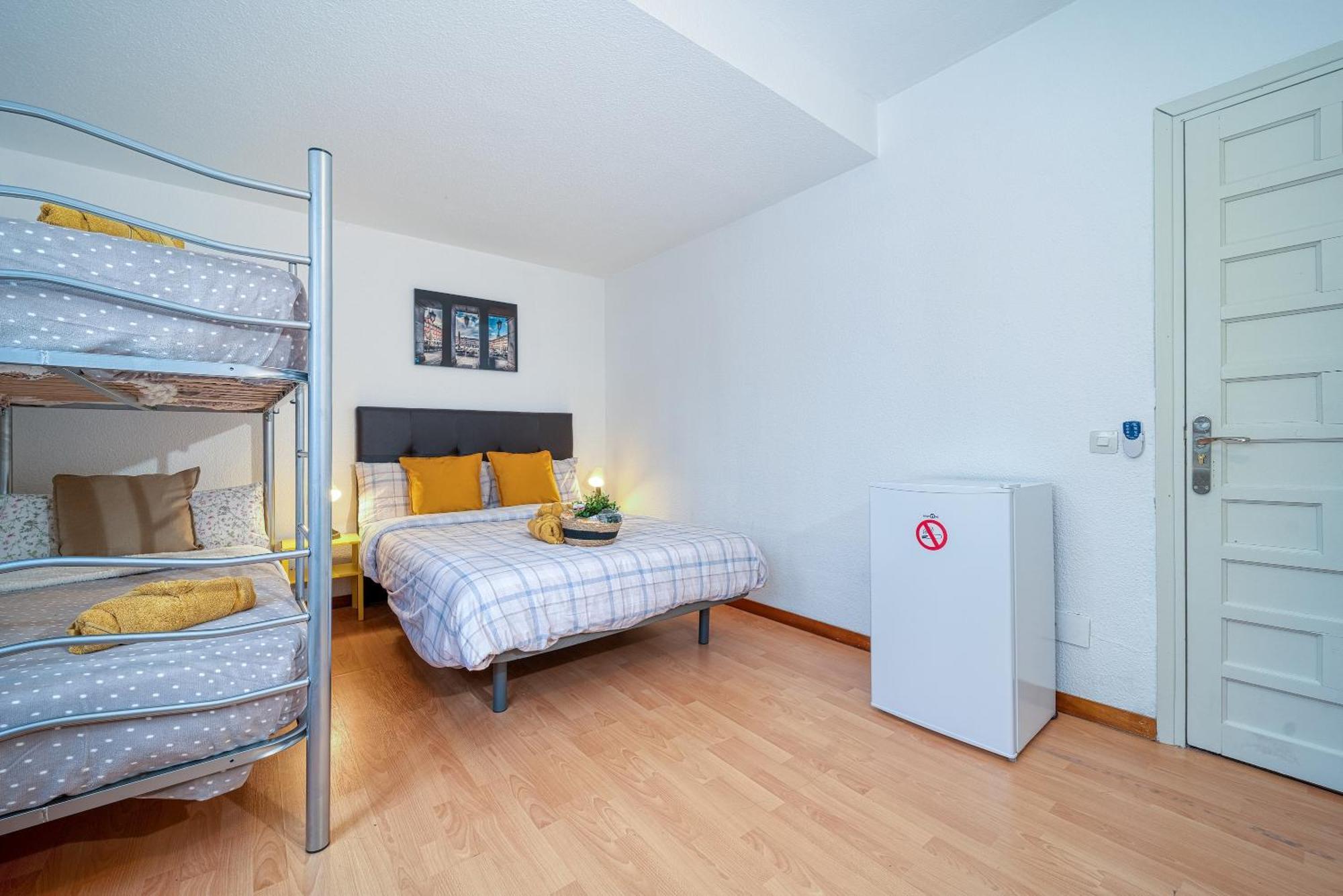 P Casacafe Madrid Calle Carlos Dubois 3 Экстерьер фото