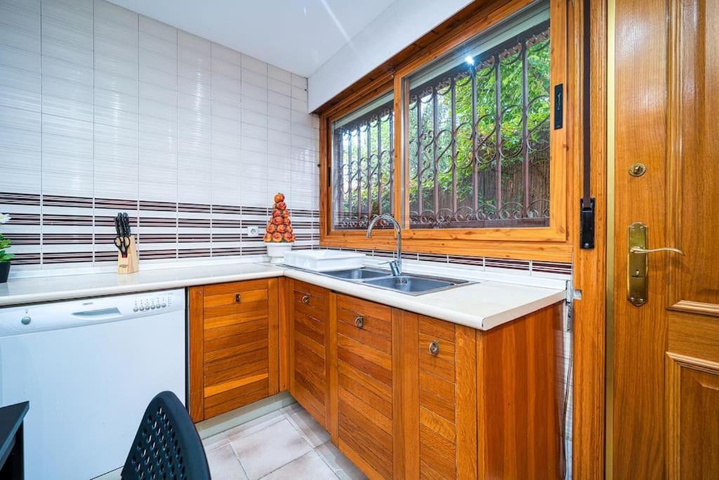 P Casacafe Madrid Calle Carlos Dubois 3 Экстерьер фото