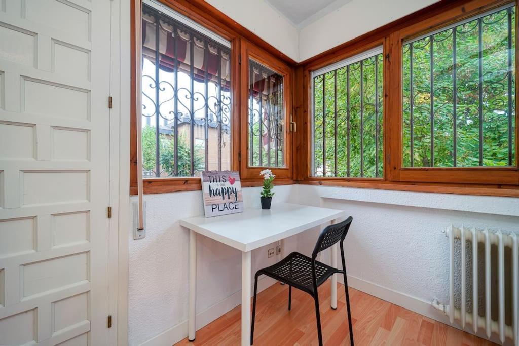 P Casacafe Madrid Calle Carlos Dubois 3 Экстерьер фото